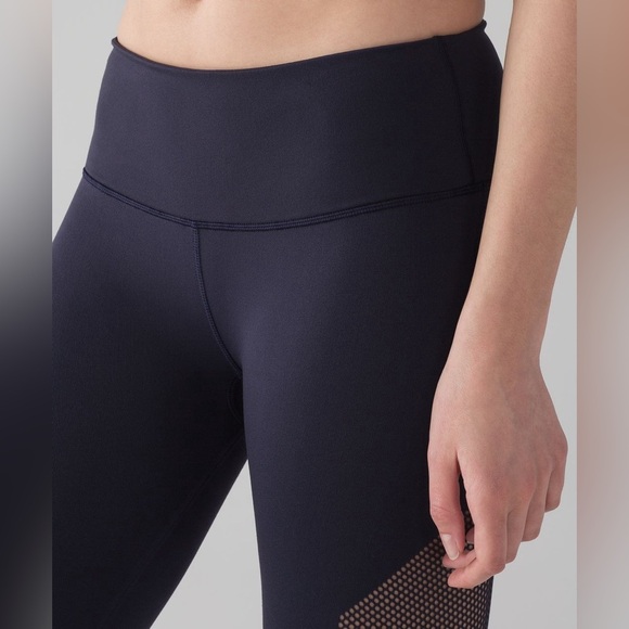 Lululemon Reveal 7/8 Tight size 4 - Picture 5 of 14